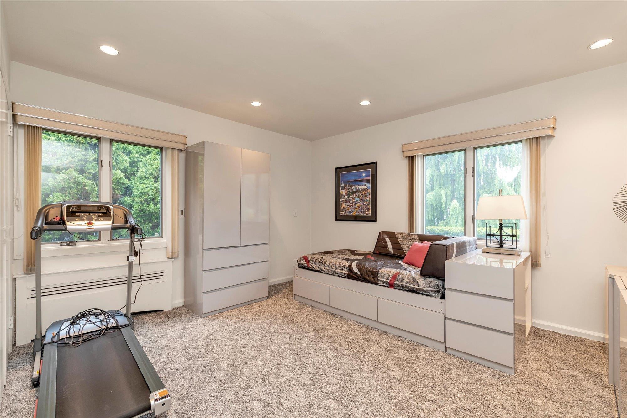 1603 Cynthia Court, Hewlett, New York image 15