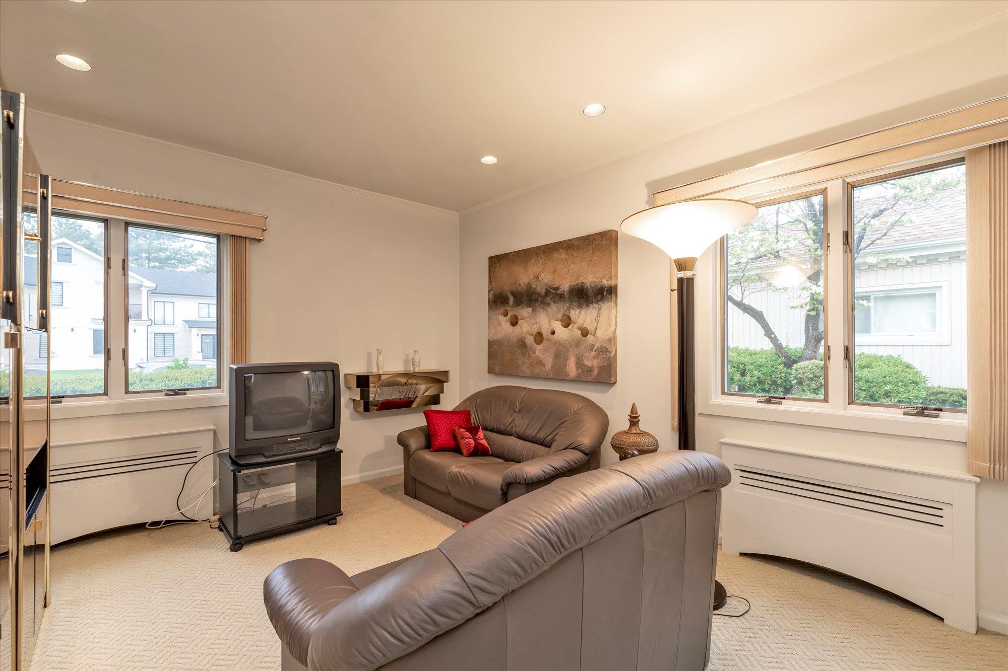 1603 Cynthia Court, Hewlett, New York image 16