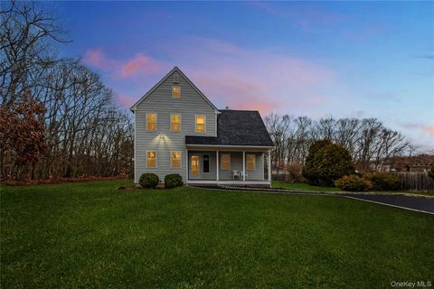 Photo of 24 Buckskin Lane, Riverhead, NY 11901 (MLS # 981123)