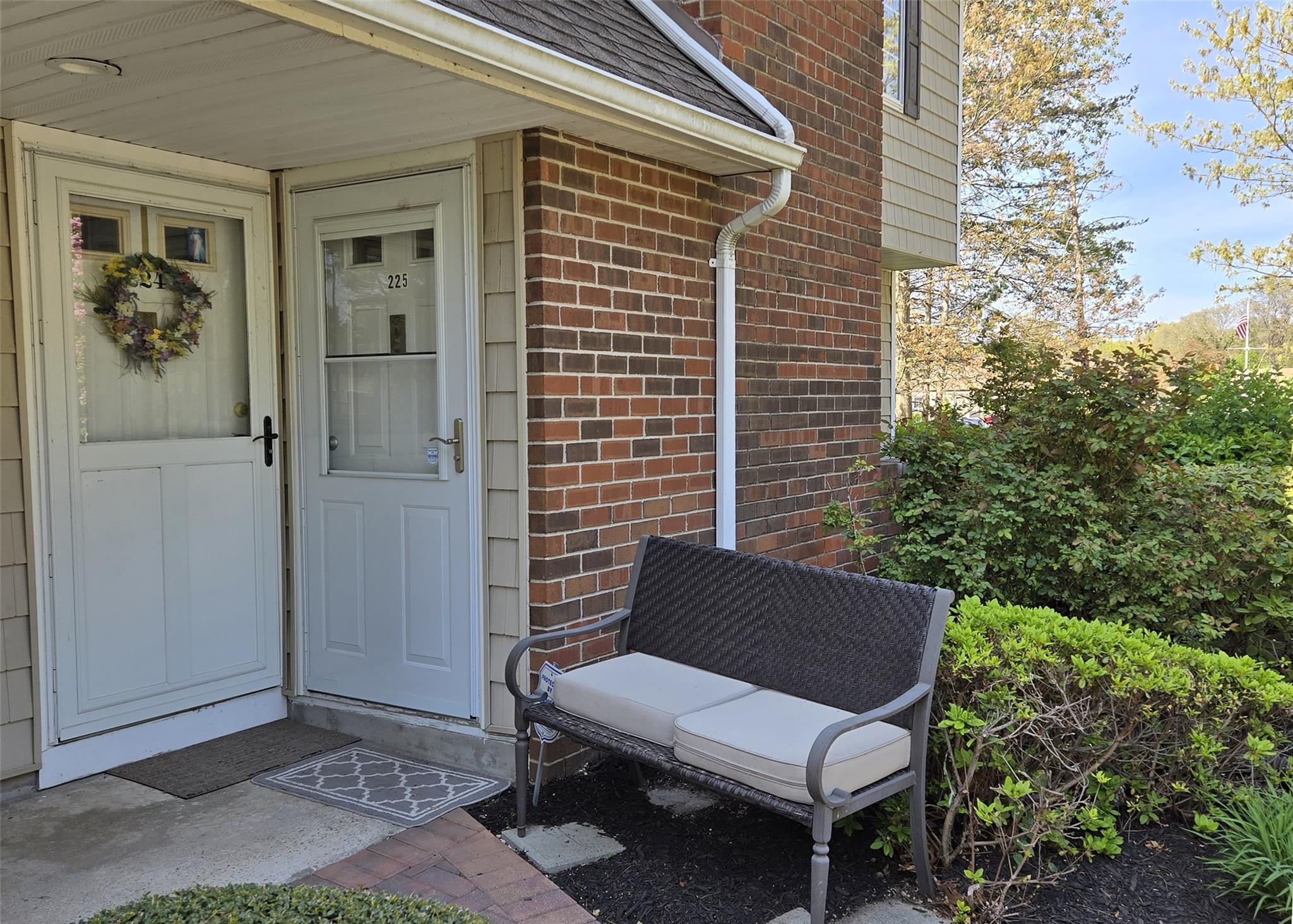 225 Lake Pointe Circle Cir #1, Middle Island, New York image 2