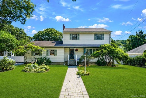 Homes For Sale - 39 William Street<br/> Smithtown, NY 11787