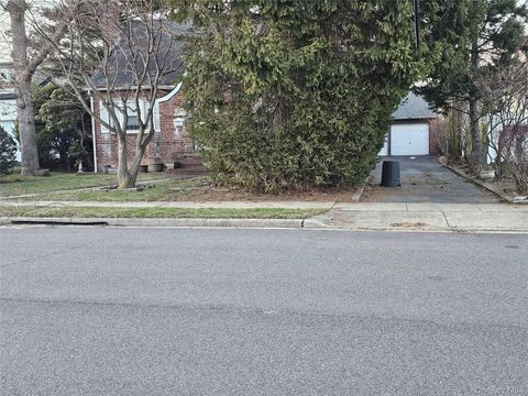 203 Massachusetts Avenue Massapequa NY 11758