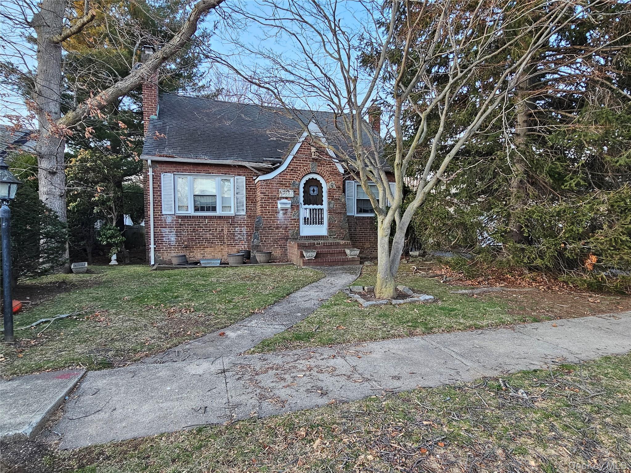 203 Massachusetts Avenue