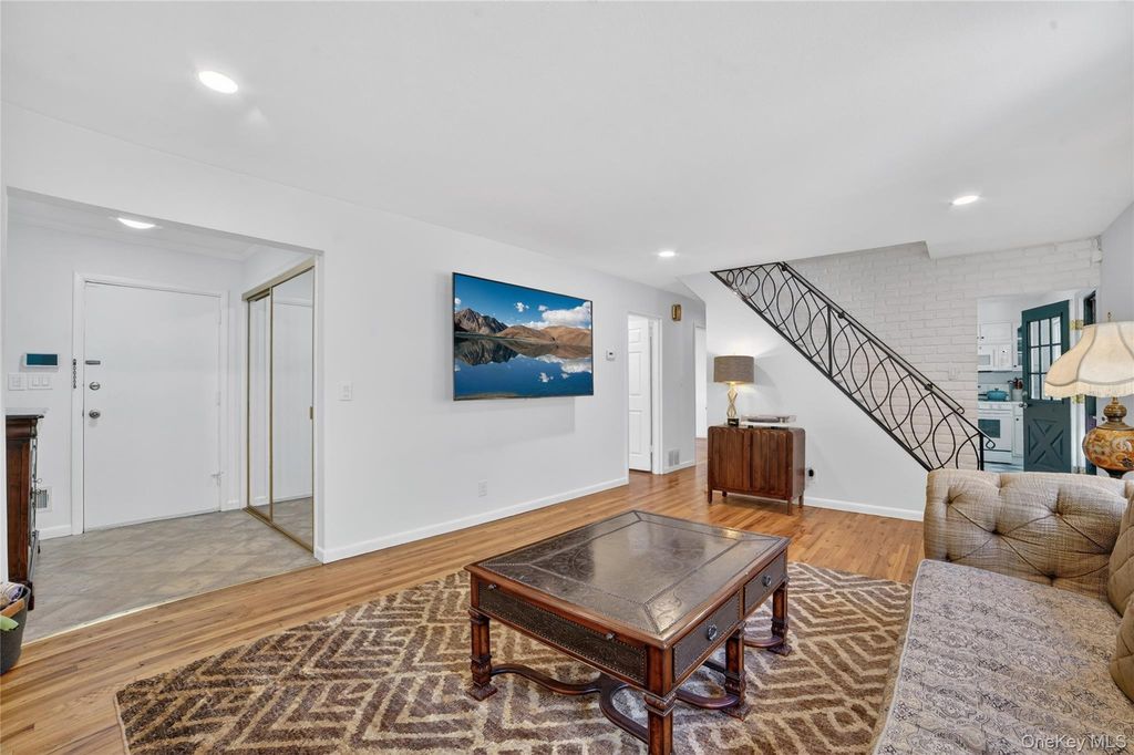 Photo of 29 Newkirk Road, Yonkers, NY 10710 (MLS # 995099)