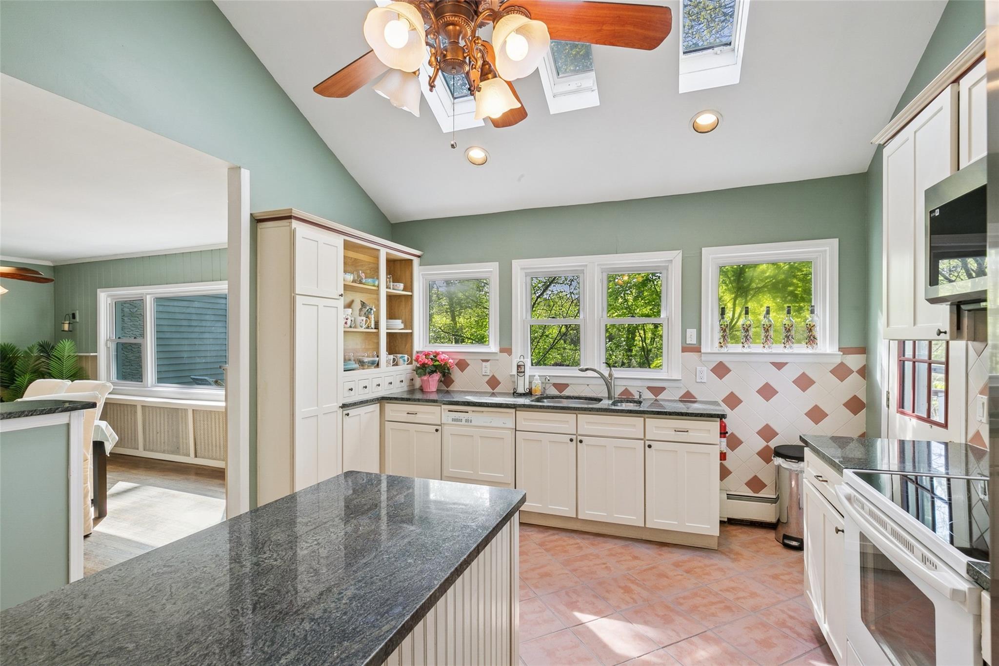 22 Washington Drive Dr, Centerport, New York image 19