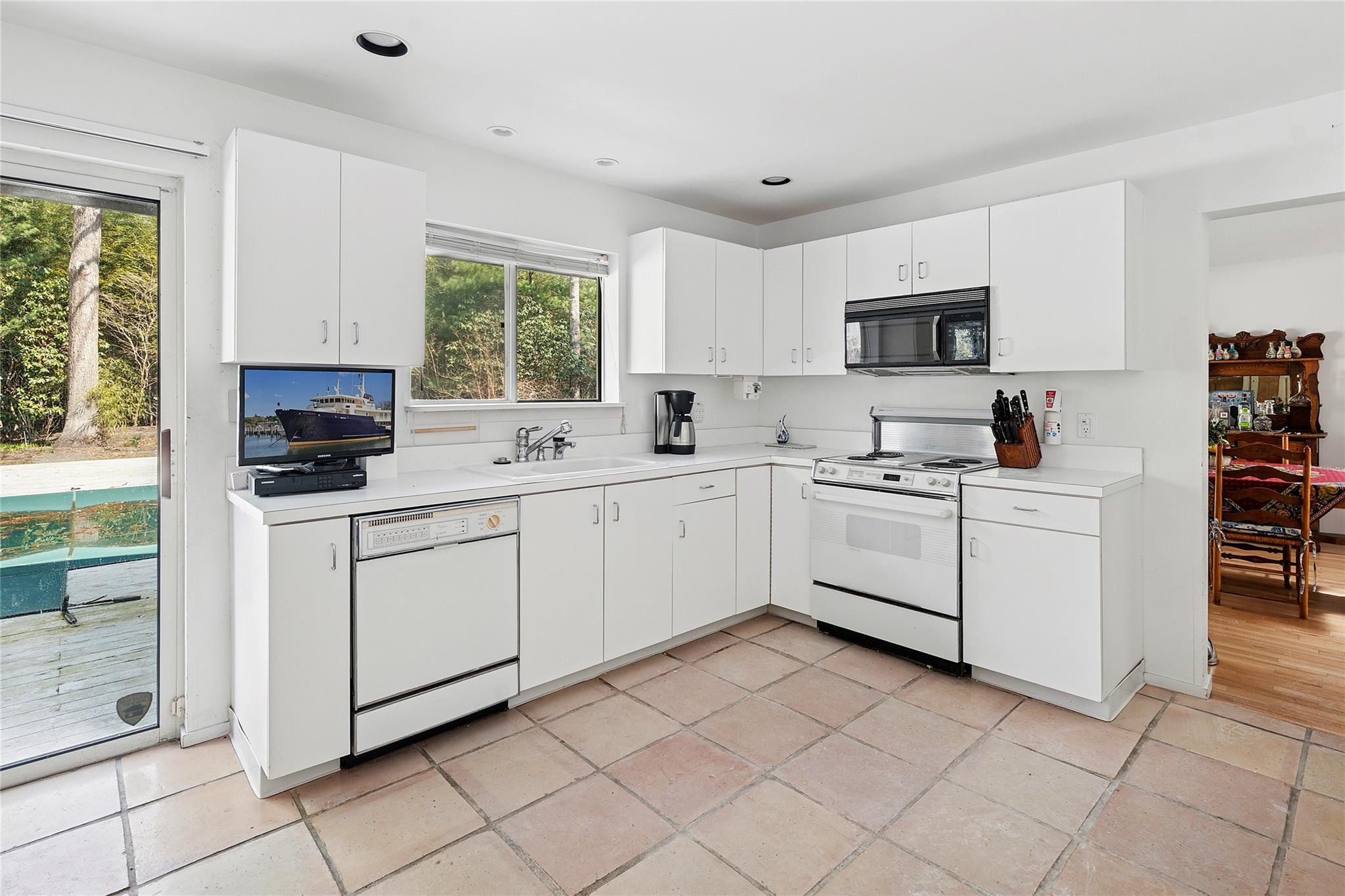 136 Beckys Path Path, Bridgehampton, New York image 3
