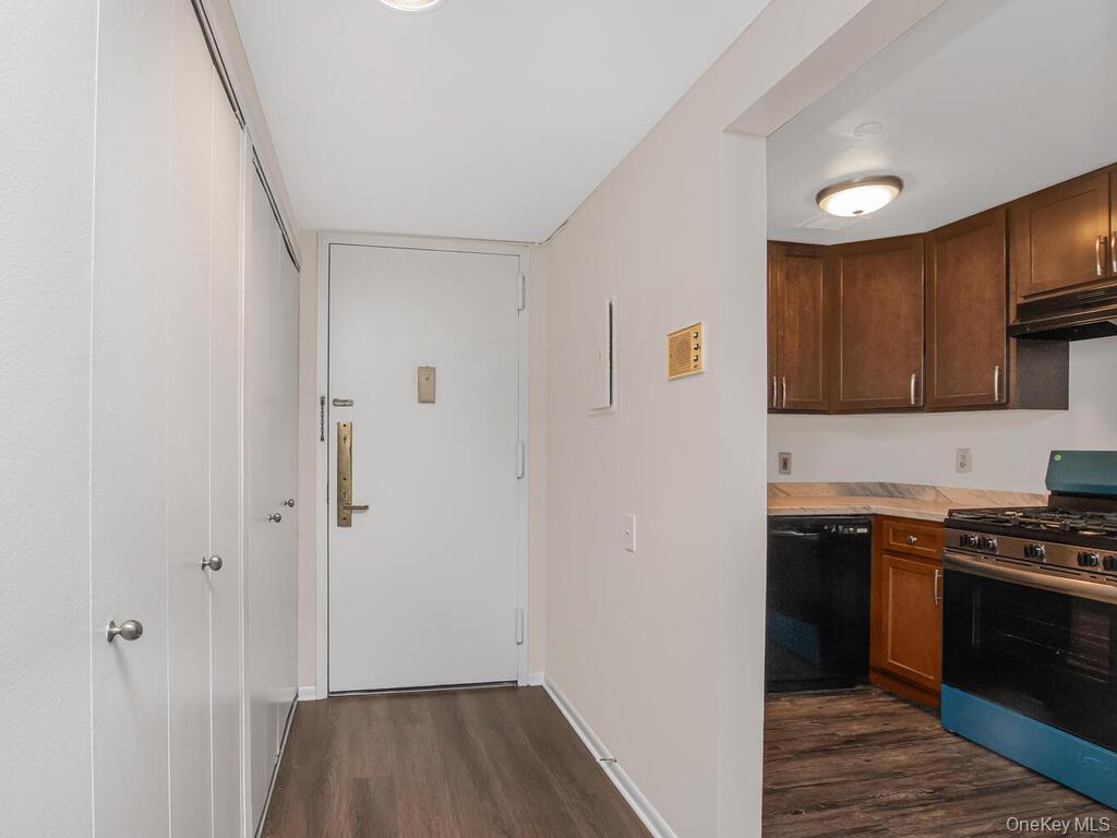 23 Water Grant Street 7L