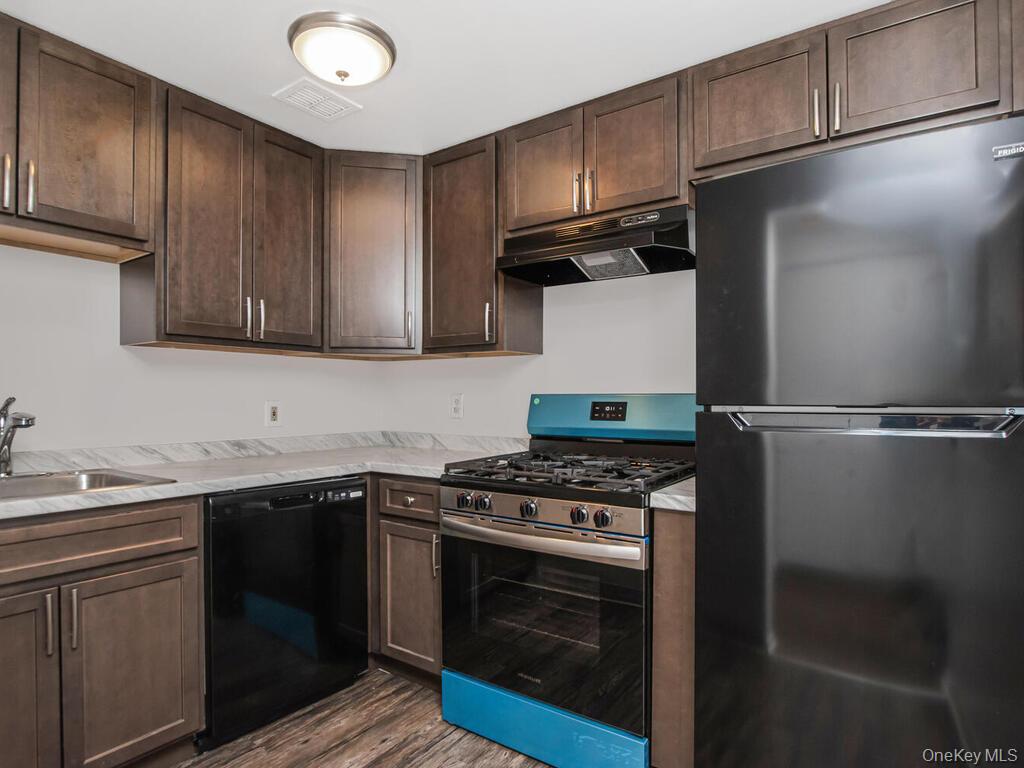 23 Water Grant Street 7L