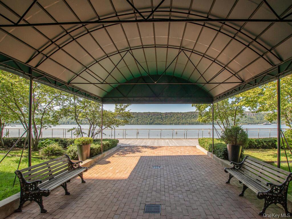 23 Water Grant Street 7L