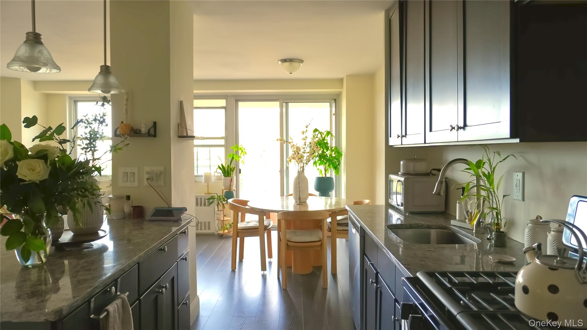 880 Boynton Avenue 12B