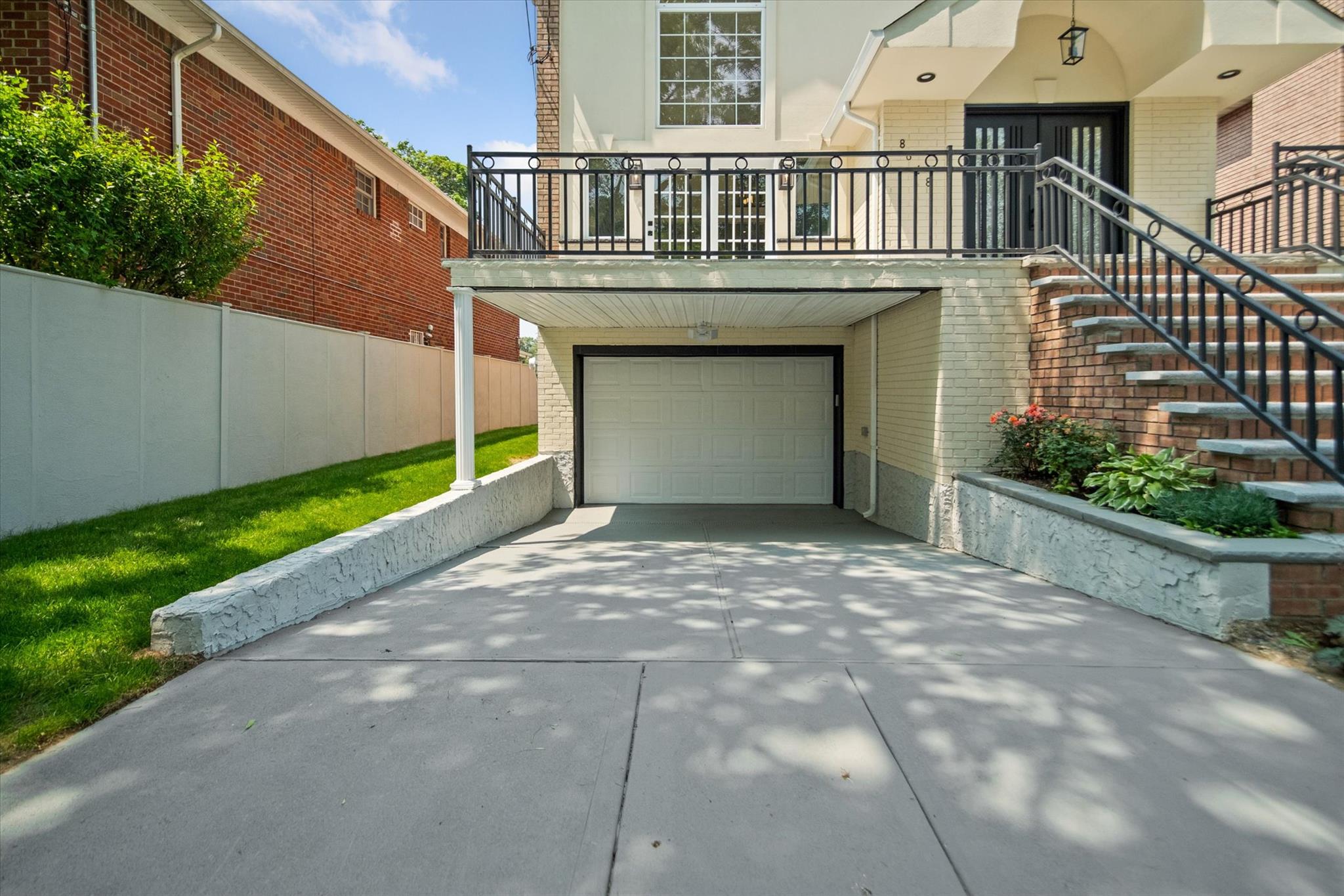 86-18 Sutro Street