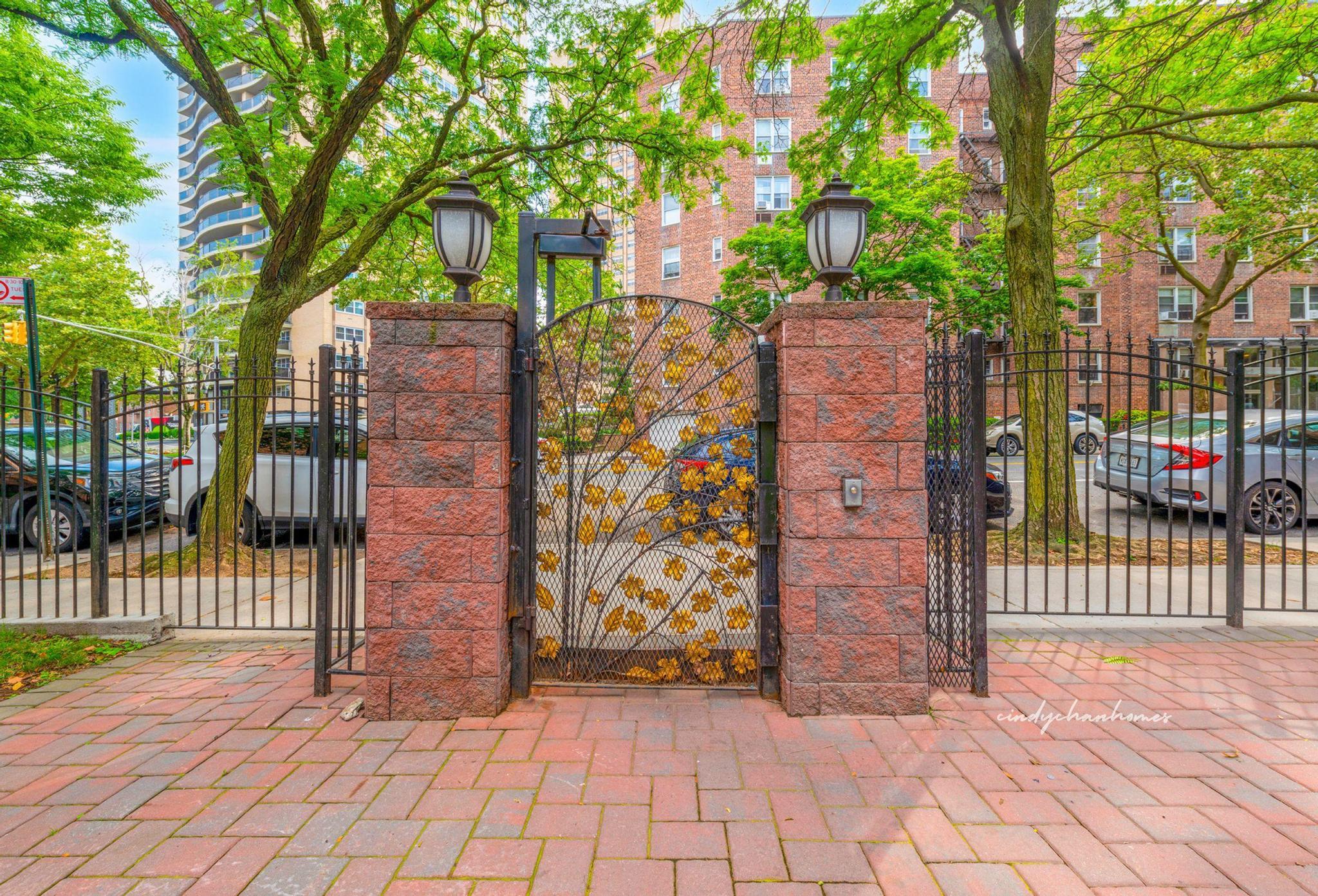 Property for Sale at 66th Rd Street 4E, Forest Hills, Queens, NY - Bedrooms: 1 
Bathrooms: 1 
Rooms: 4  - $319,000