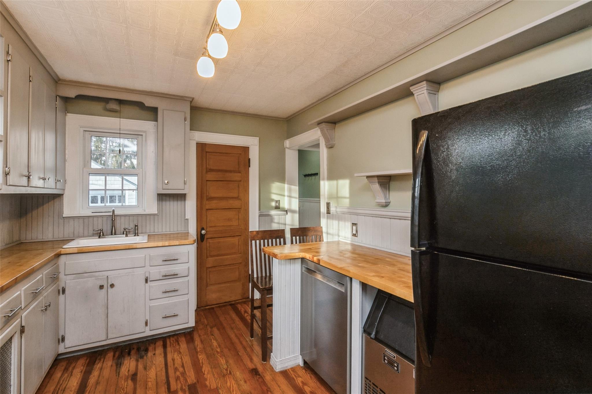 203 W Pulaski Road, Huntington Station, New York image 21
