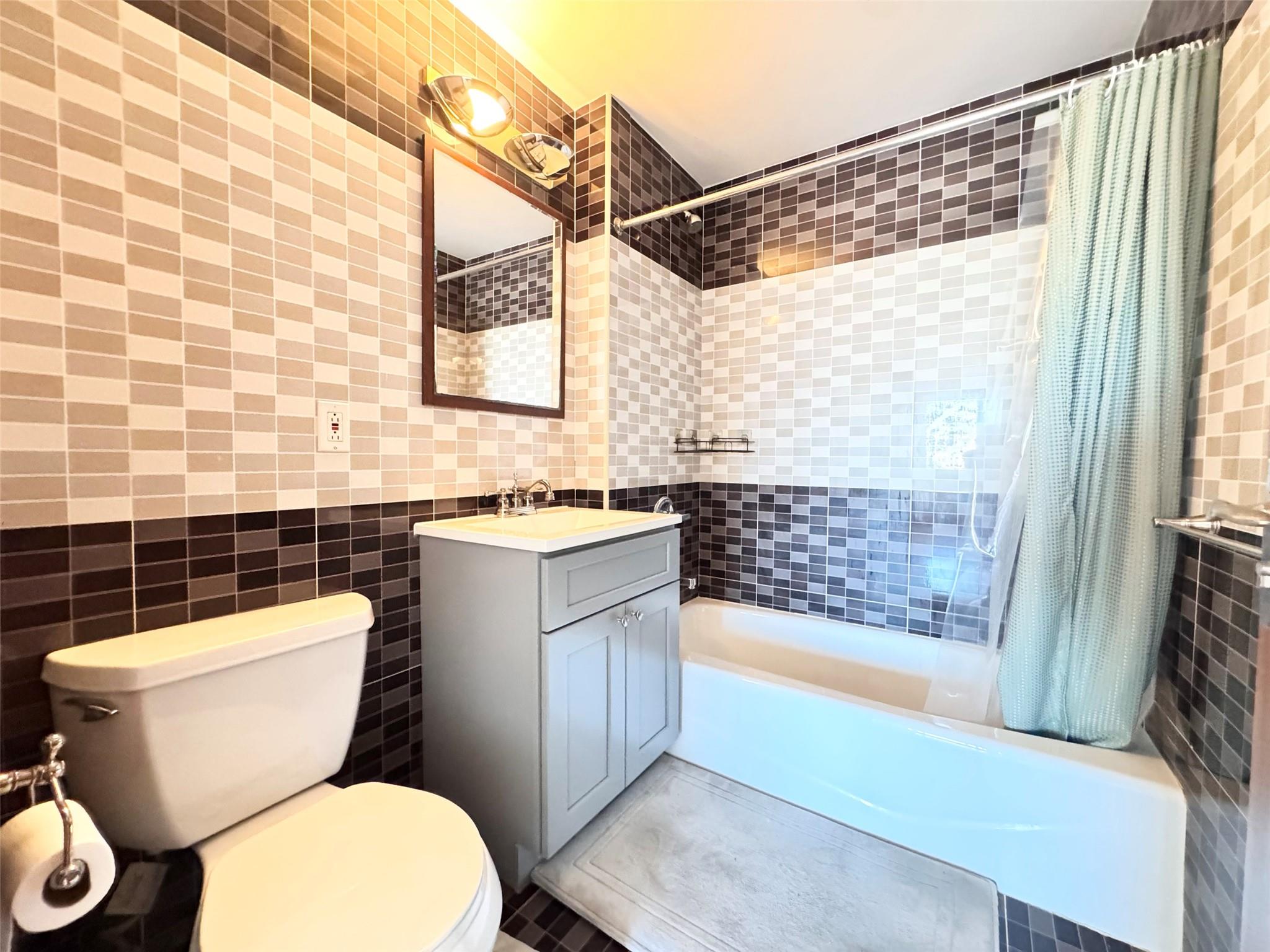 37-17 111th Street #5B, Corona, New York image 8