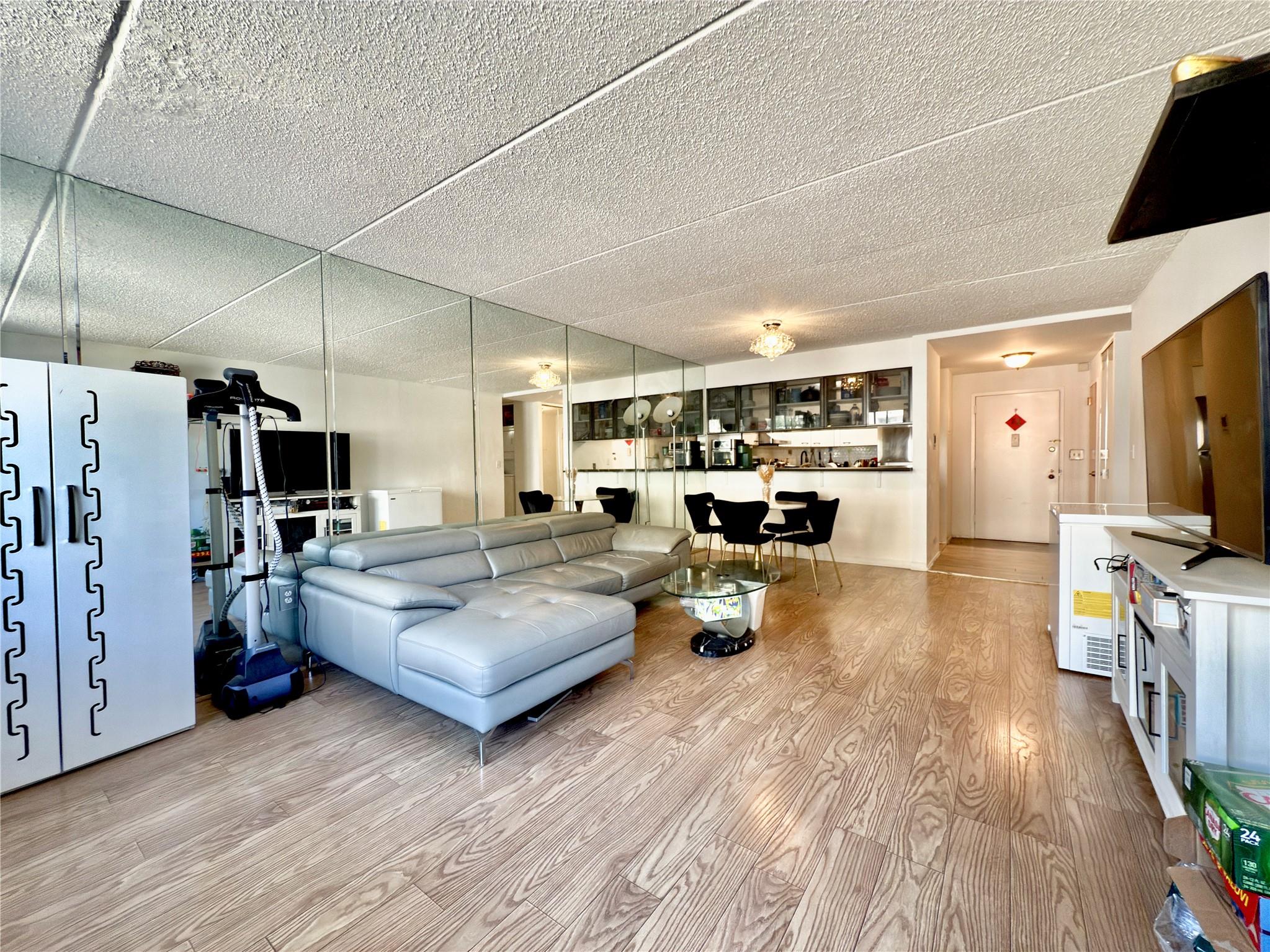 703 Pelham Road #303, New Rochelle, New York image 2
