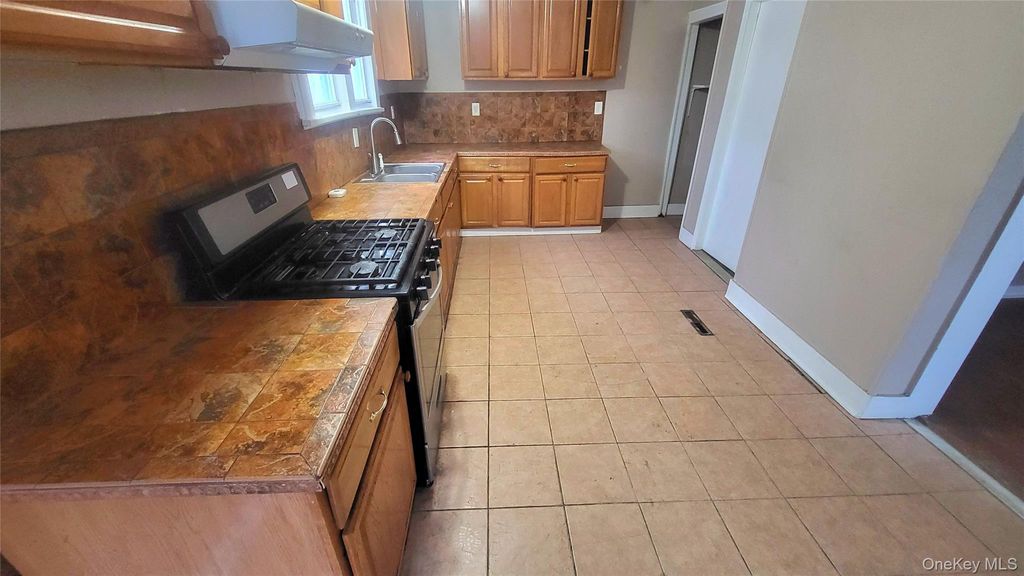 Photo of 62 Catharine St St, Poughkeepsie, NY 12601 (MLS # 963846)