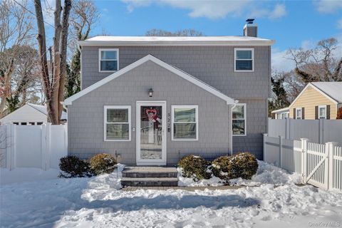 Photo of 522 Browns Road, Nesconset, NY 11767 (MLS # 953215)
