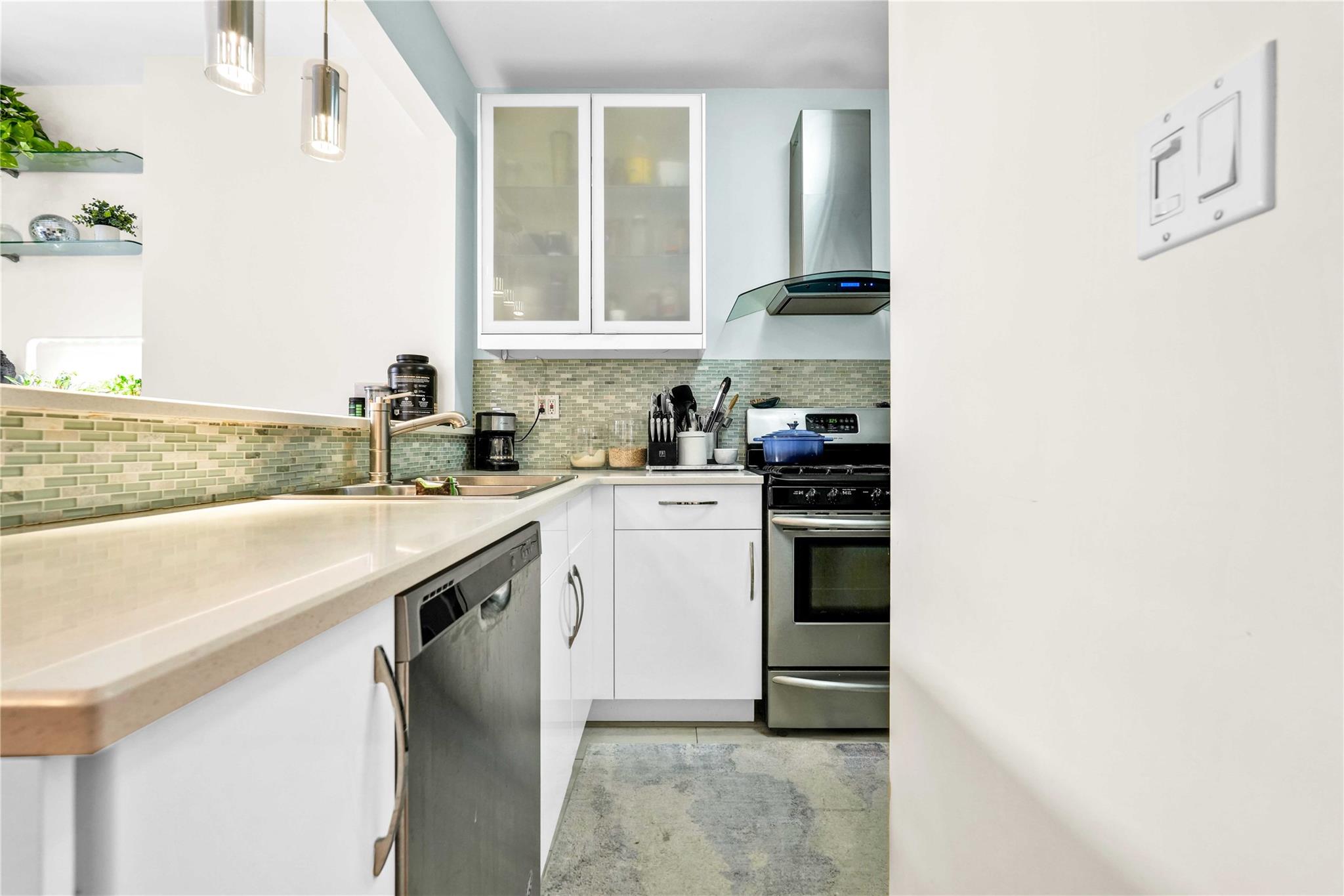 4720 42nd Street #4C, Sunnyside, New York image 2