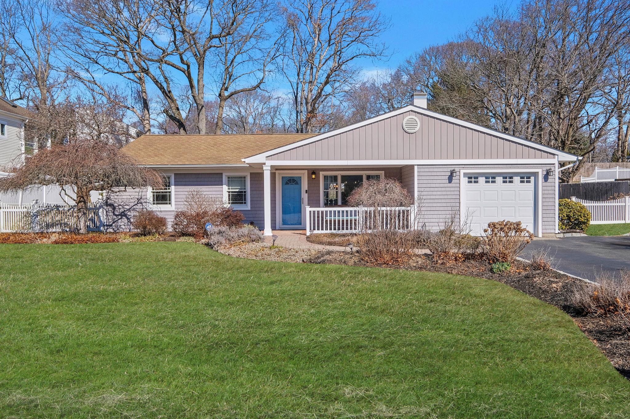 3 Hilltop Drive, Mount Sinai, New York image 1