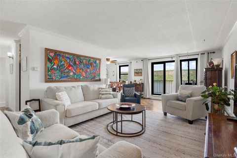 Photo of 1085 Warburton Avenue #425, Yonkers, NY 10701 (MLS # 1008087)