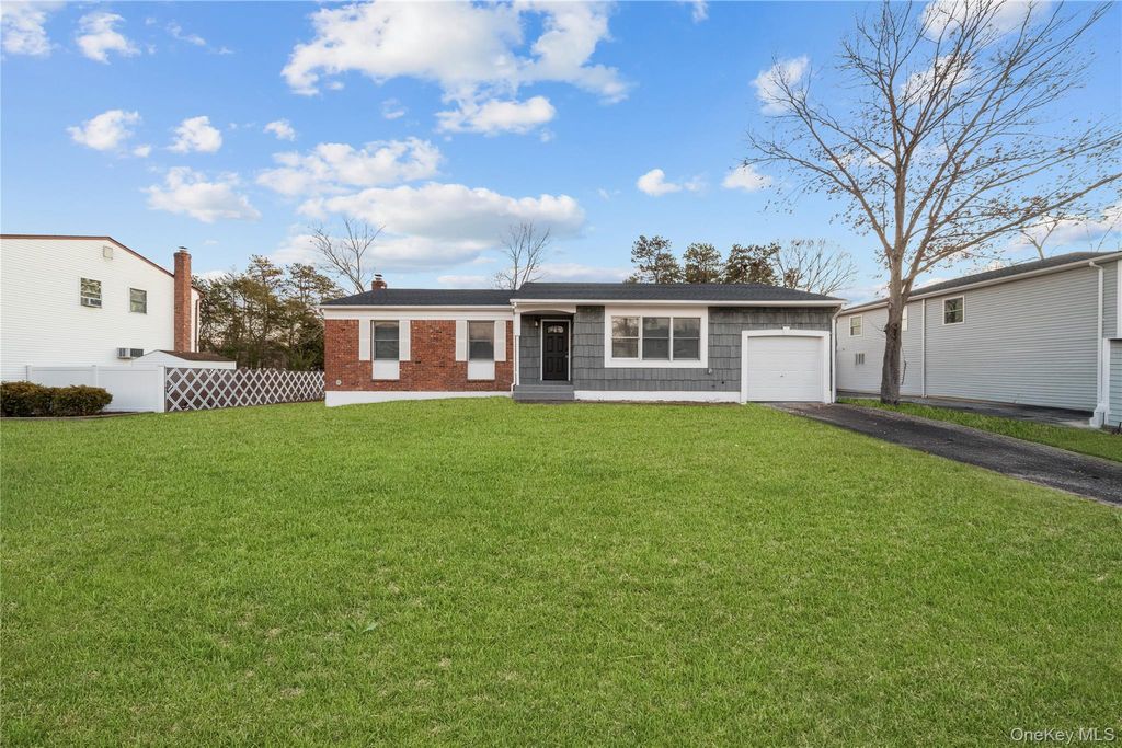 Photo of 4 Julie Lane, Selden, NY 11784 (MLS # 943863)