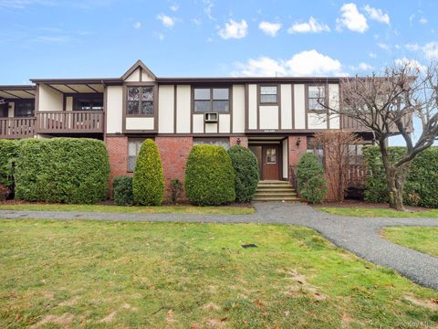 327 Sierra Vista Lane Valley Cottage NY 10989