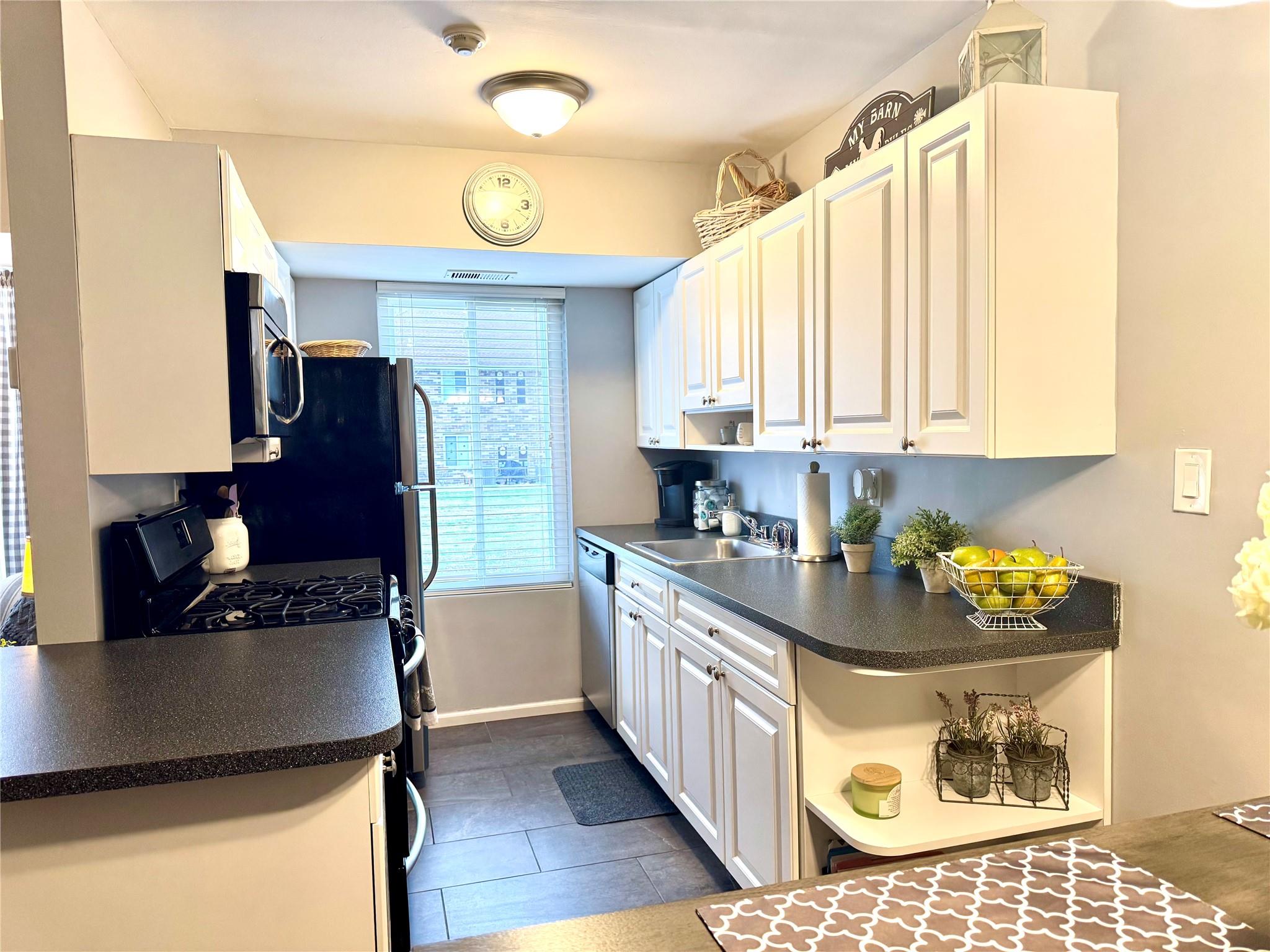 23 Kiowa Court #23, Coram, New York image 4