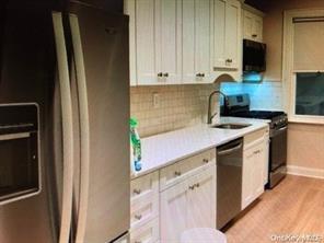 Rental Property at Northern Boulevard 2, Little Neck, Queens, NY - Bedrooms: 2 
Bathrooms: 1 
Rooms: 6  - $2,750 MO.