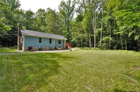 16 Woodland Road Middletown NY 10940