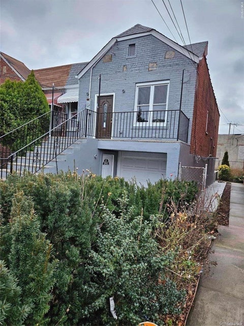 Homes For Sale - 840 E 51 Street<br/> Brooklyn, NY 11203