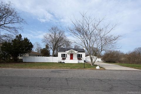 37 Oklahoma Avenue Bay Shore NY 11706