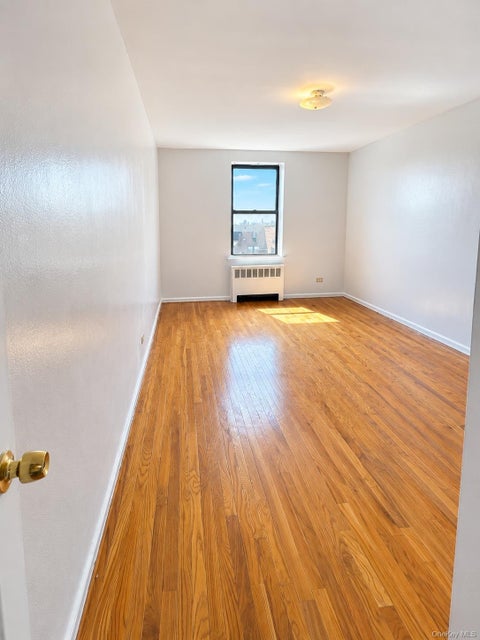 Homes For Sale - 740 E 232nd Street #6G<br/> Bronx, NY 10466