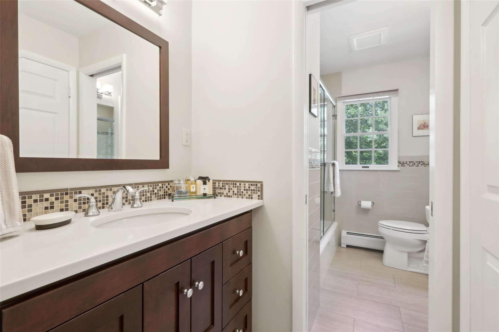 565 Millburn Court, Valley Cottage, New York image 15