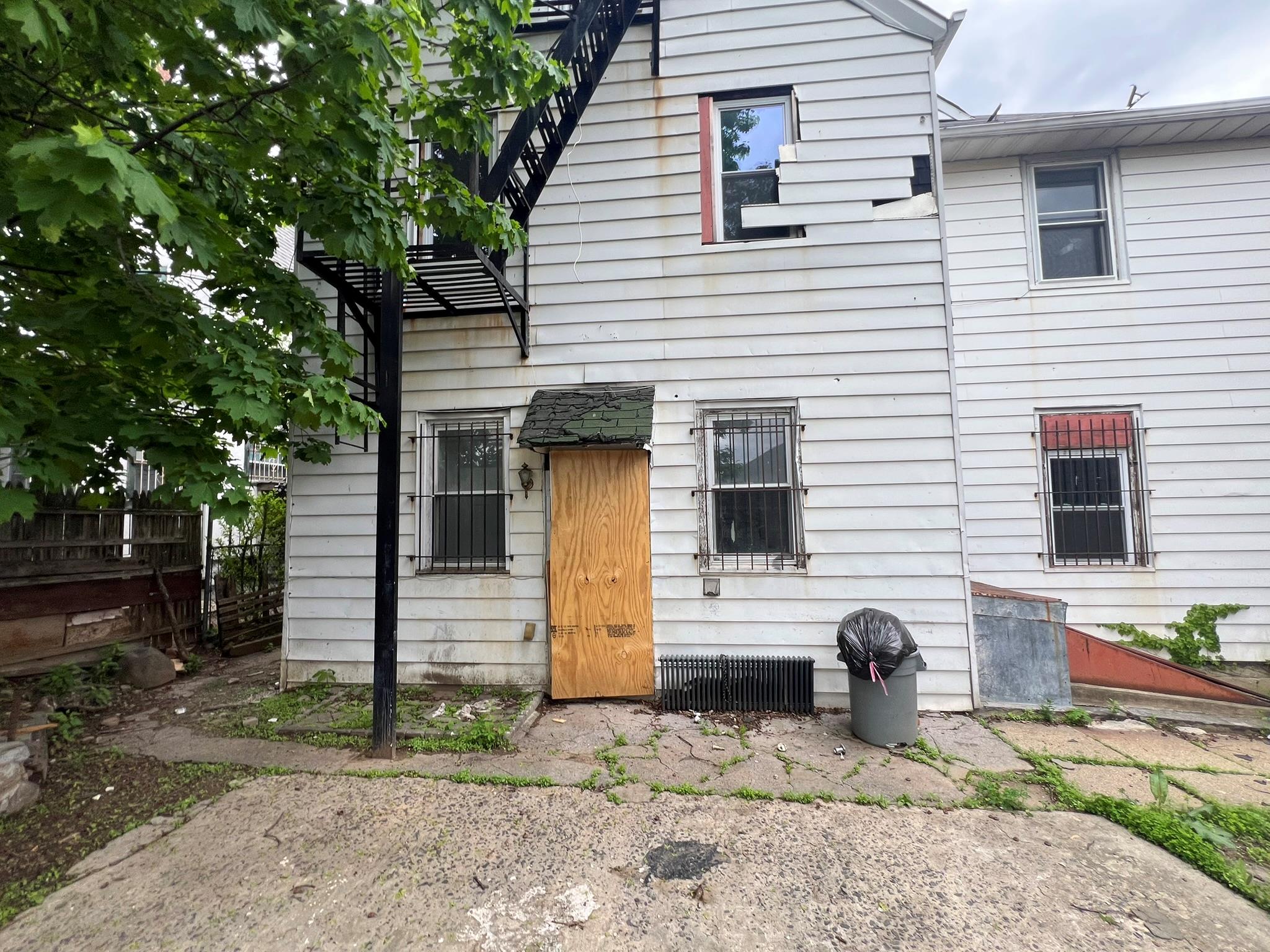 39 Livingston Avenue, Yonkers, New York image 6