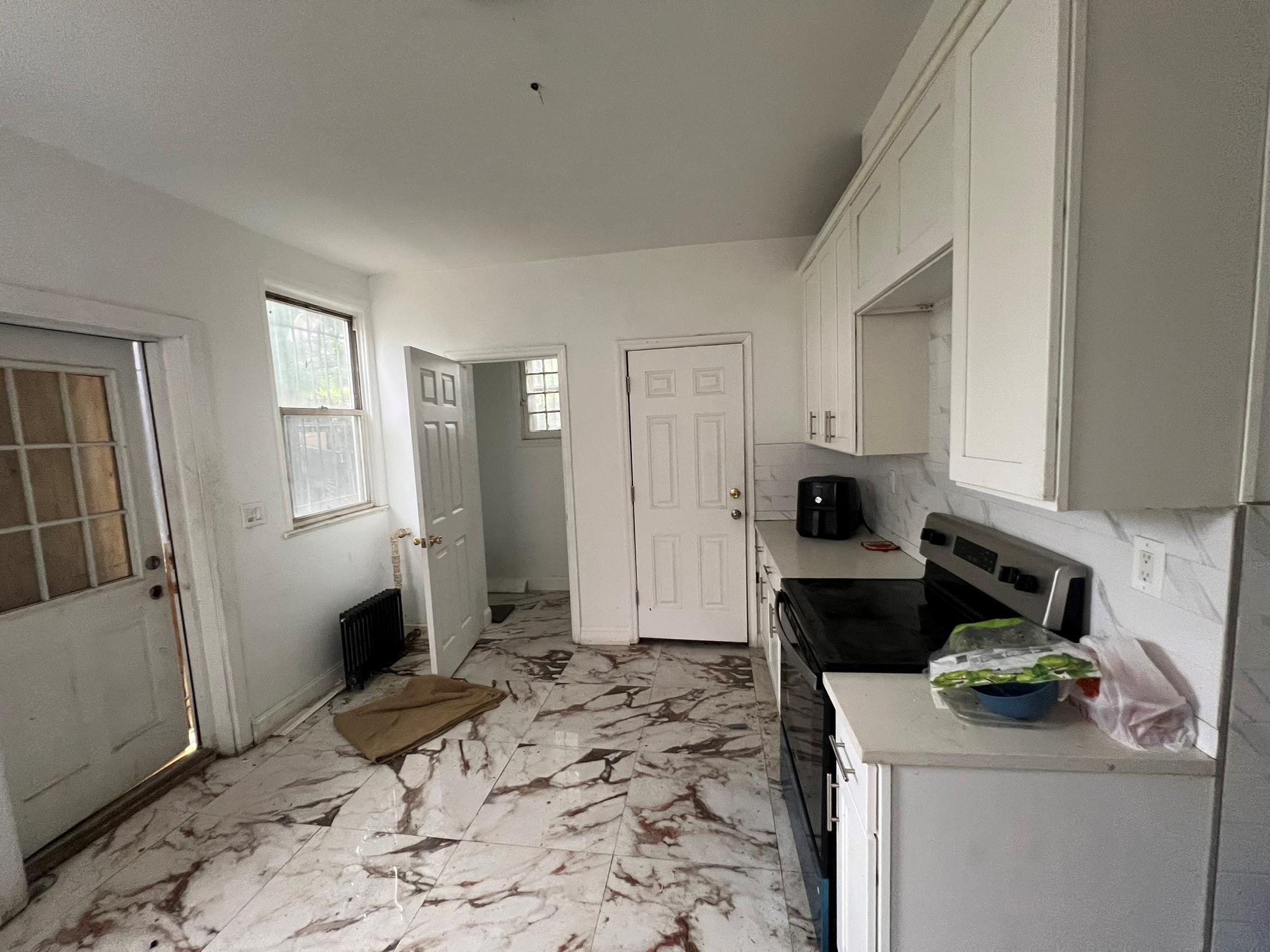 39 Livingston Avenue, Yonkers, New York image 4