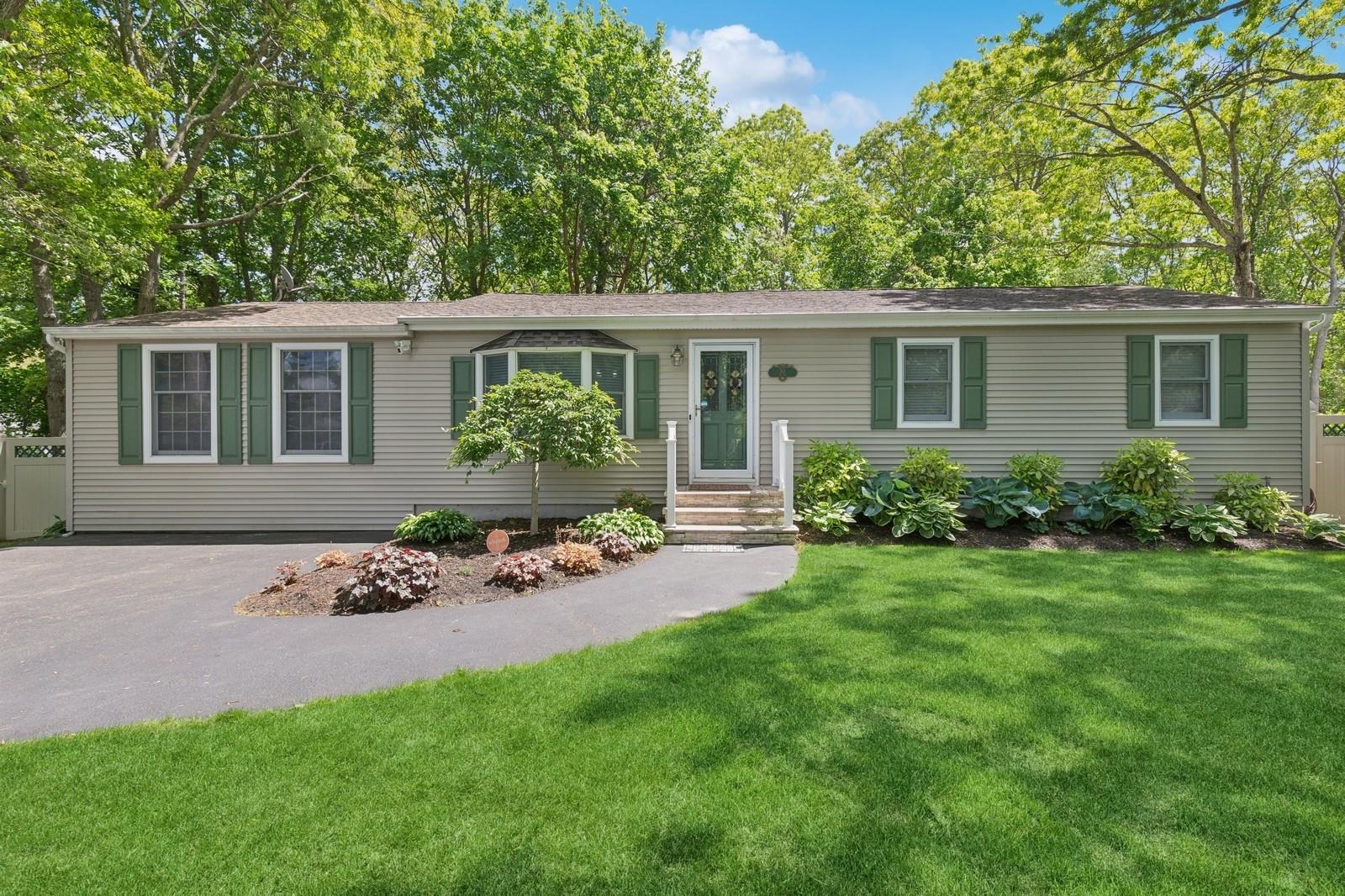 50 Peeker Avenue, Mastic Beach, New York image 1