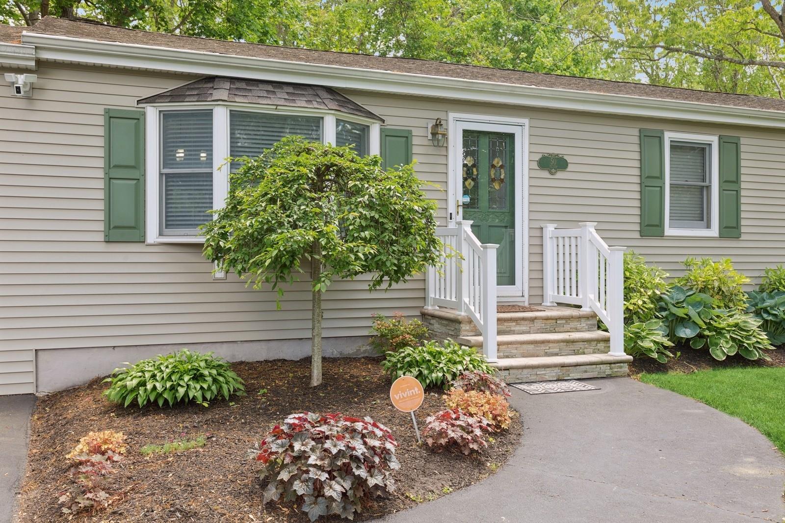50 Peeker Avenue, Mastic Beach, New York image 5