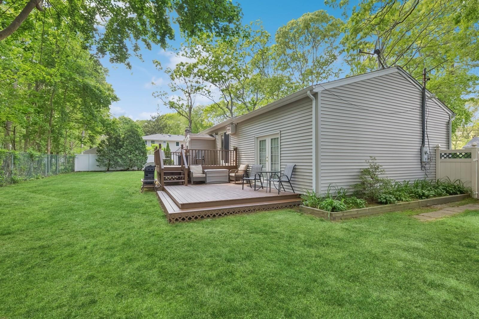 50 Peeker Avenue, Mastic Beach, New York image 20