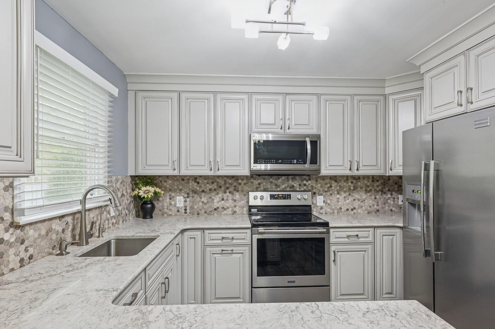 50 Peeker Avenue, Mastic Beach, New York image 10