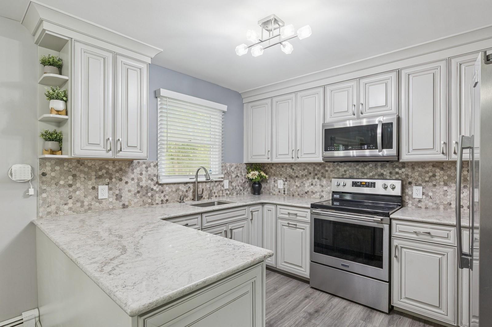50 Peeker Avenue, Mastic Beach, New York image 9