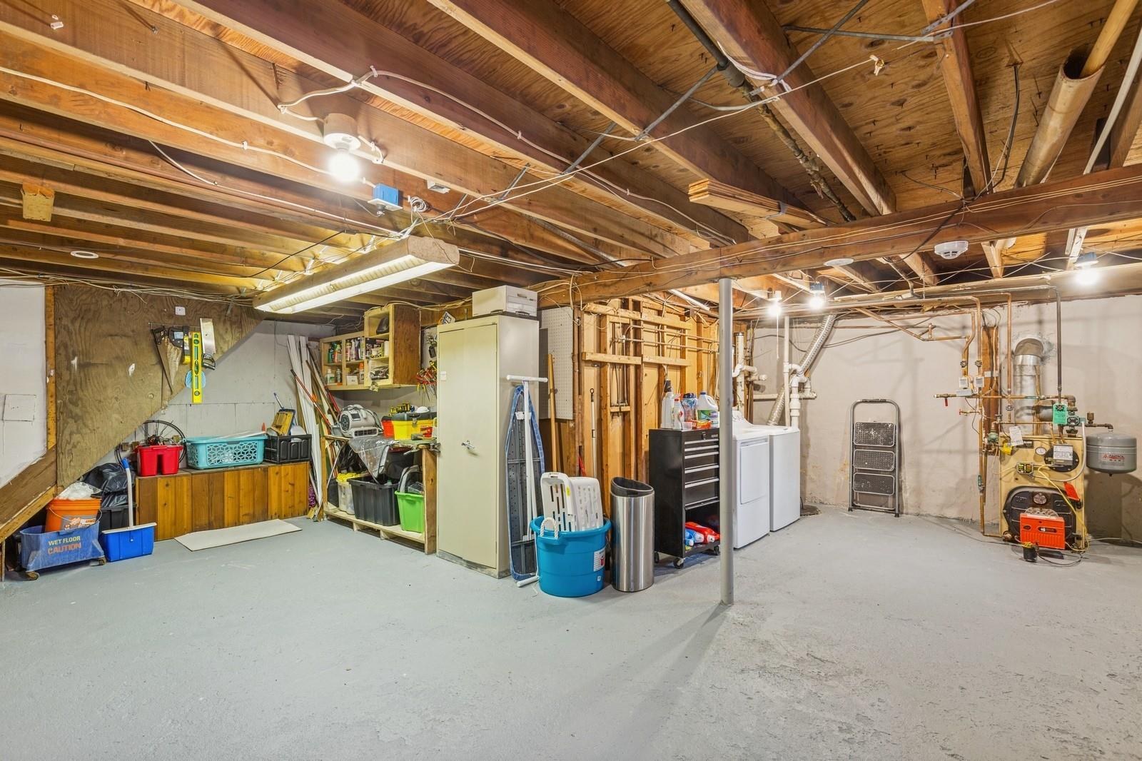 50 Peeker Avenue, Mastic Beach, New York image 32