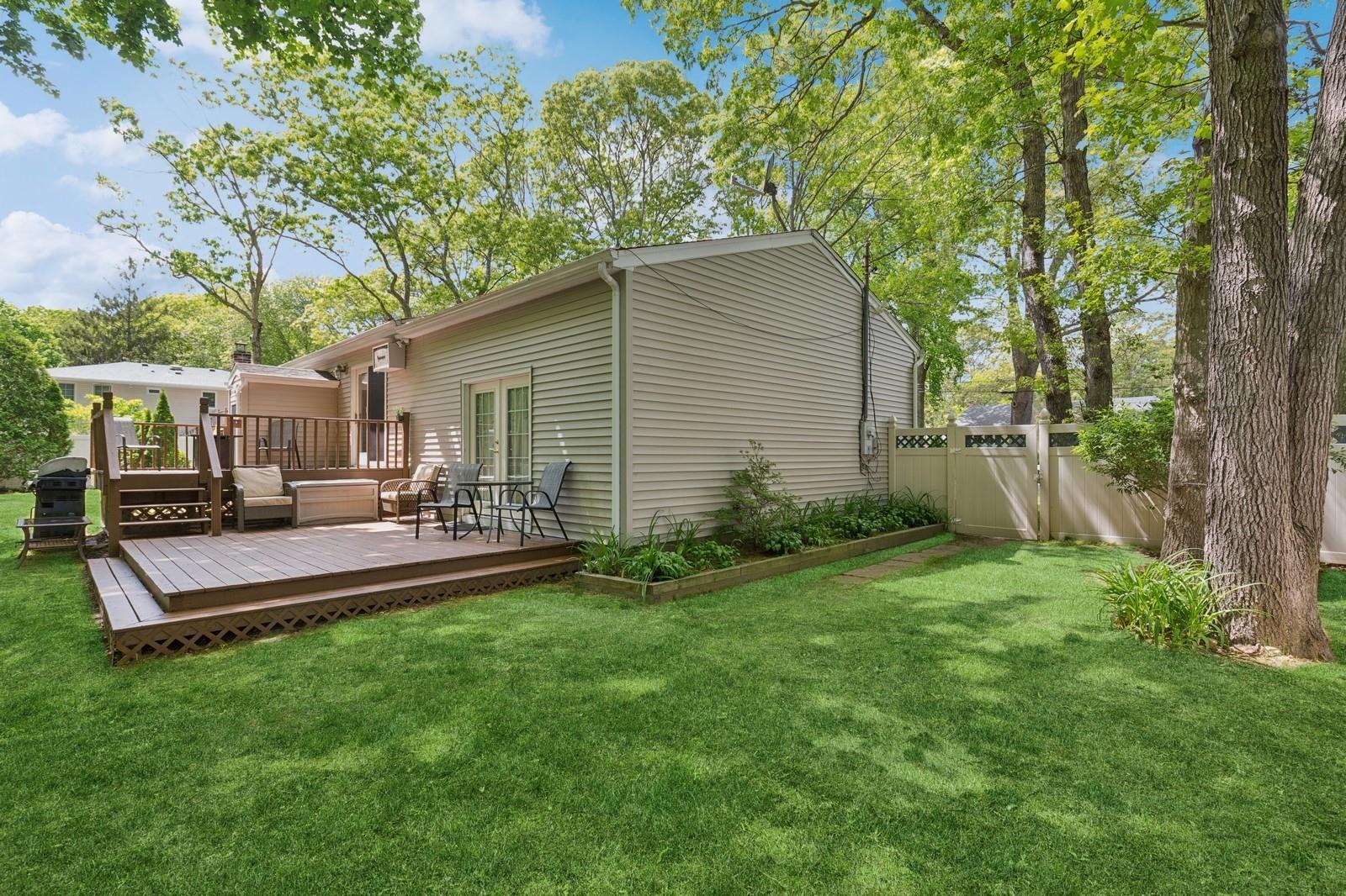 50 Peeker Avenue, Mastic Beach, New York image 28