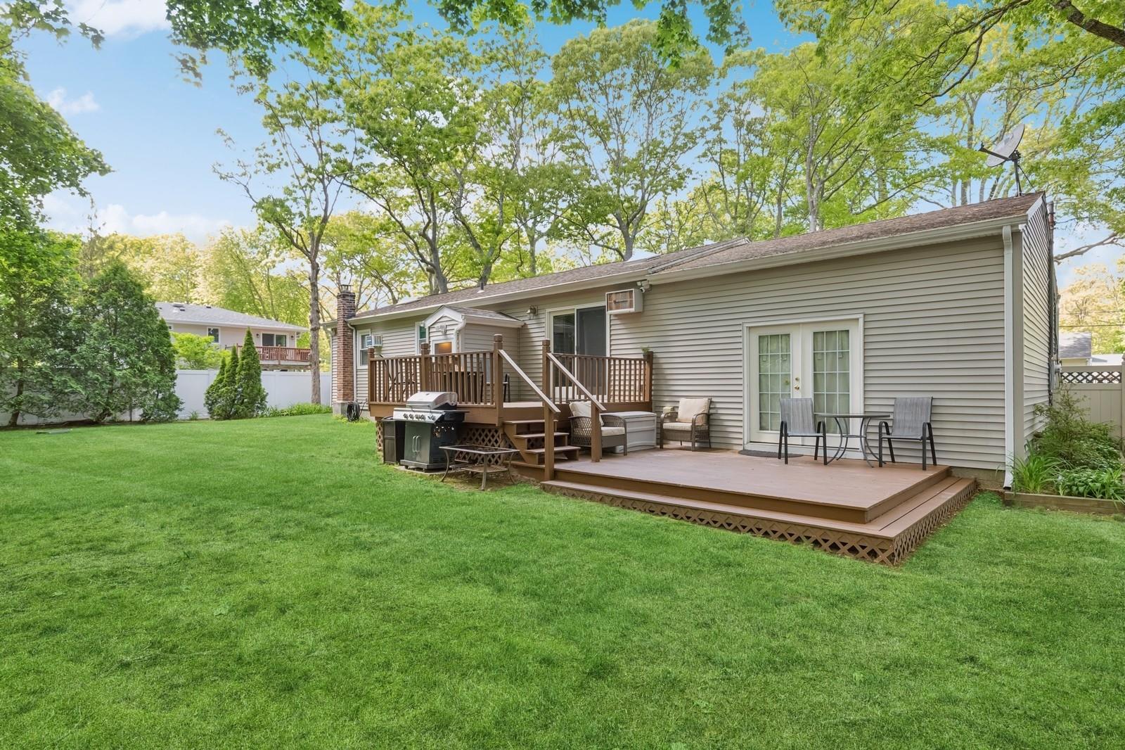50 Peeker Avenue, Mastic Beach, New York image 21
