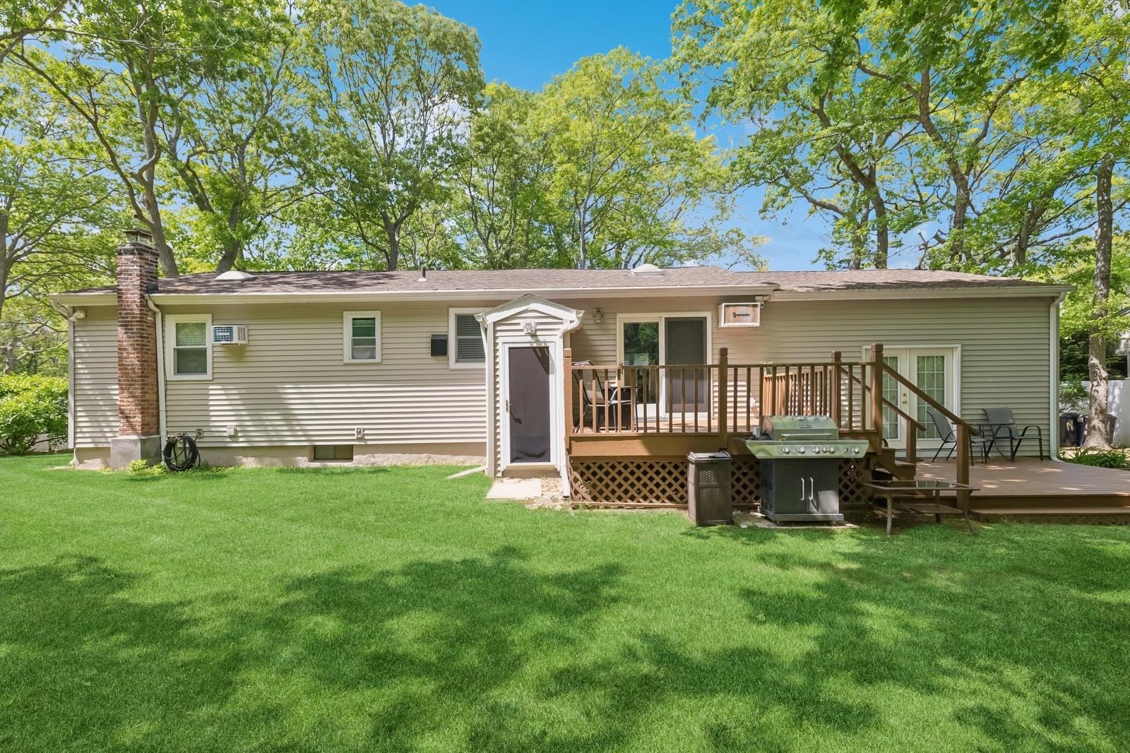 50 Peeker Avenue, Mastic Beach, New York image 22