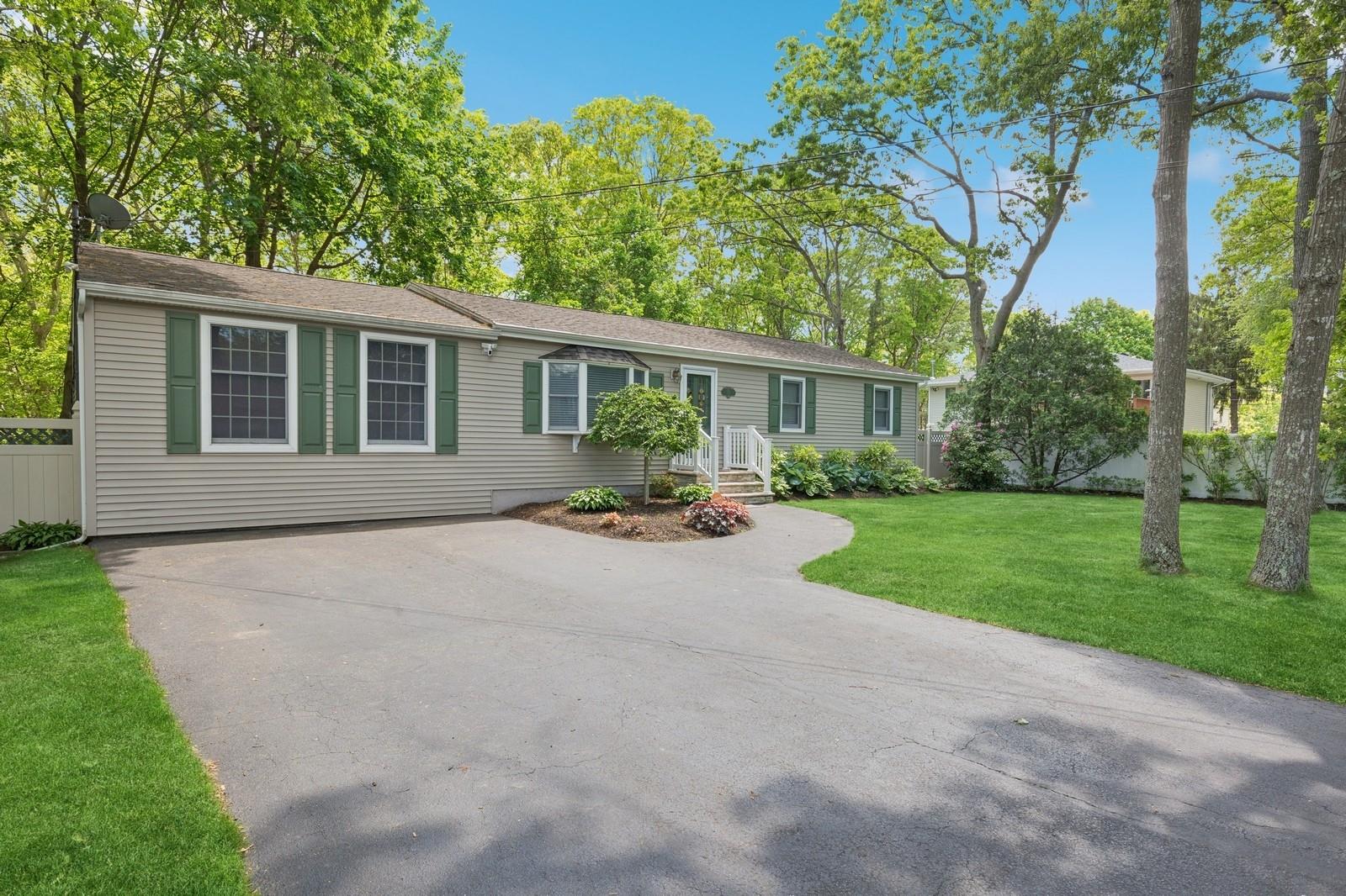 50 Peeker Avenue, Mastic Beach, New York image 3
