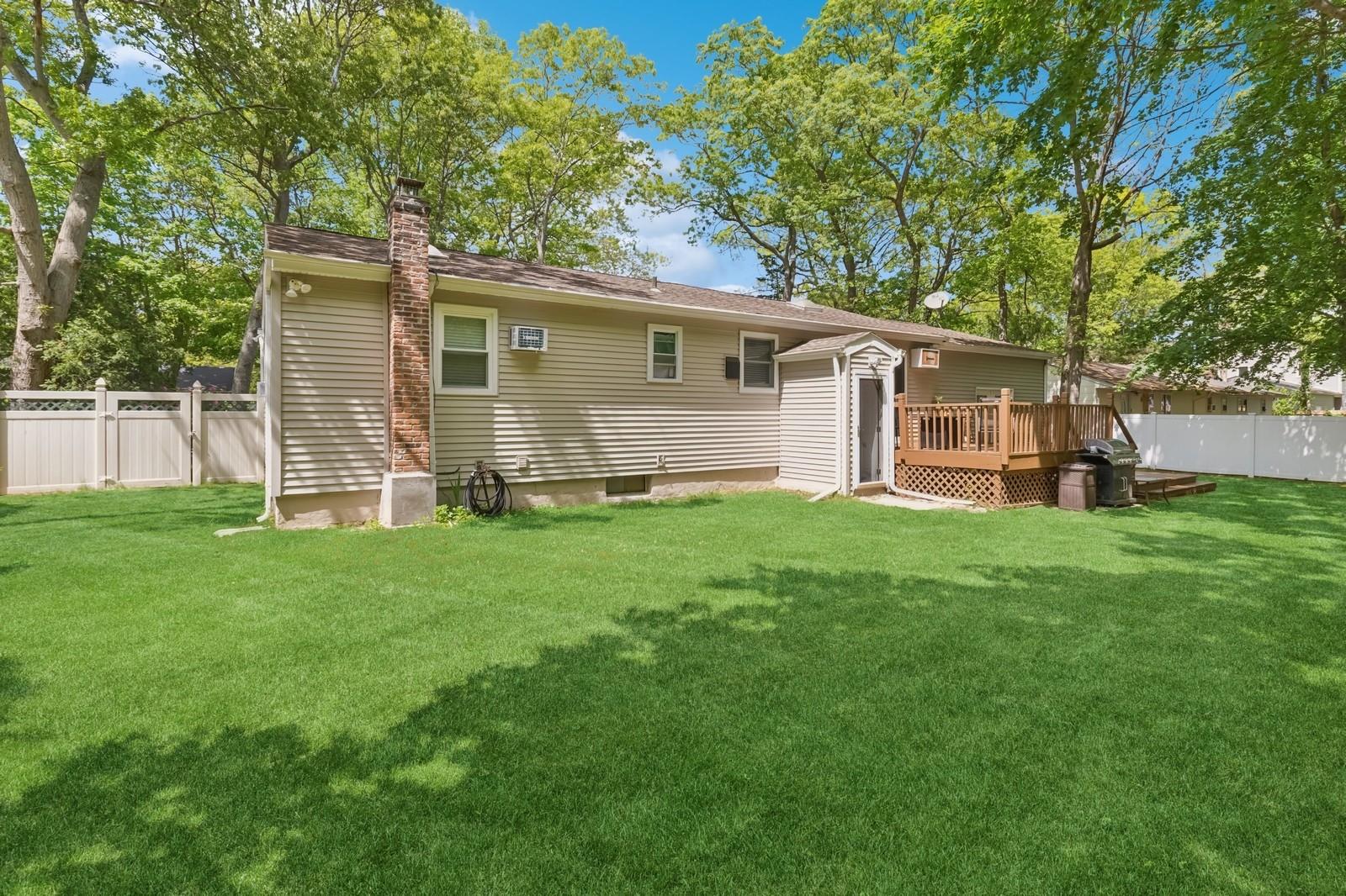 50 Peeker Avenue, Mastic Beach, New York image 23