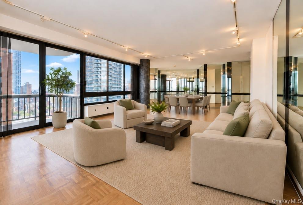 167 E 61st Street 28E