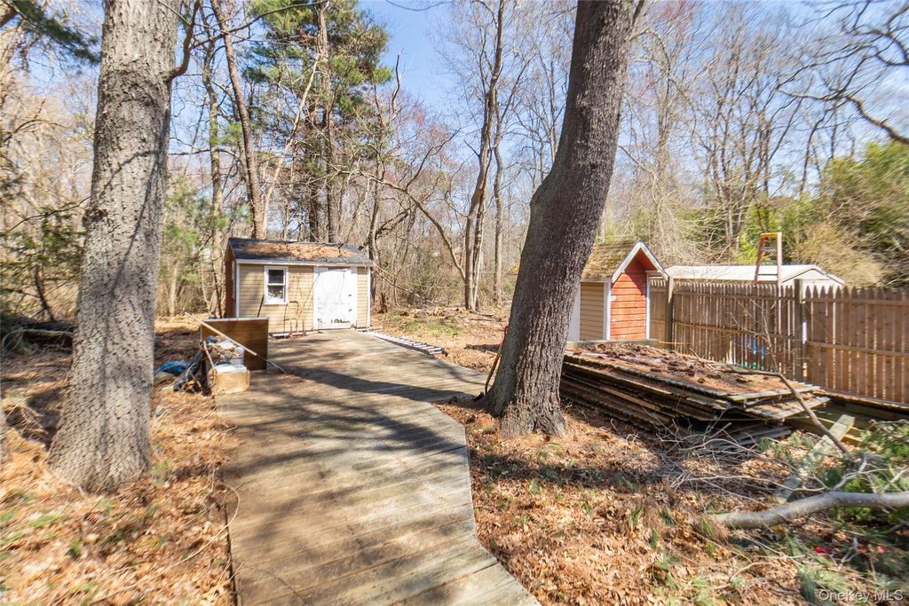 Photo of 147 Lakeview Drive, Patchogue, NY 11772 (MLS # 985027)