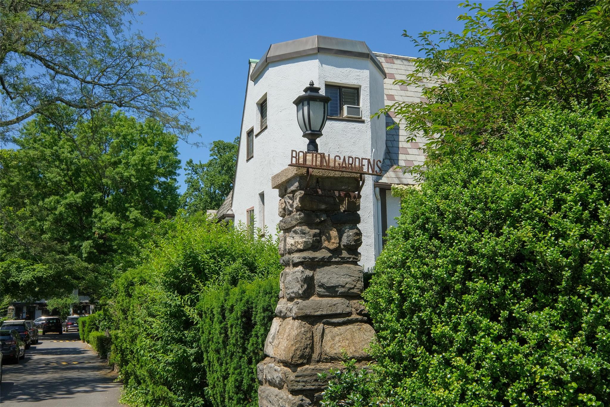 160 Pondfield Road, Bronxville, New York image 21