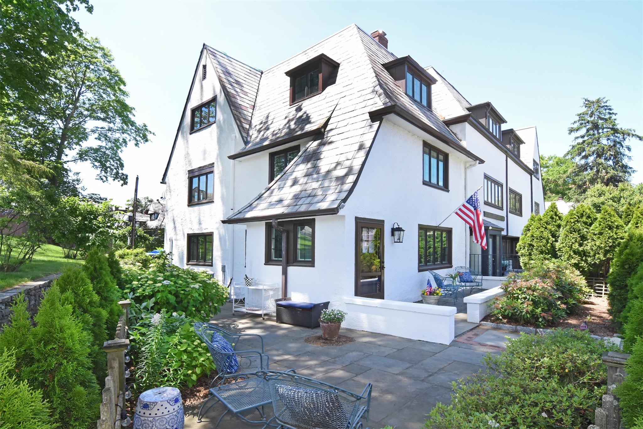 160 Pondfield Road, Bronxville, New York image 1